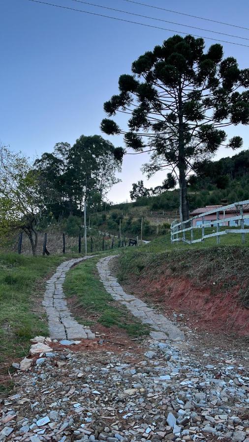 Pousada Pedra Da Mata Chales Na Montanha Munhoz Екстер'єр фото